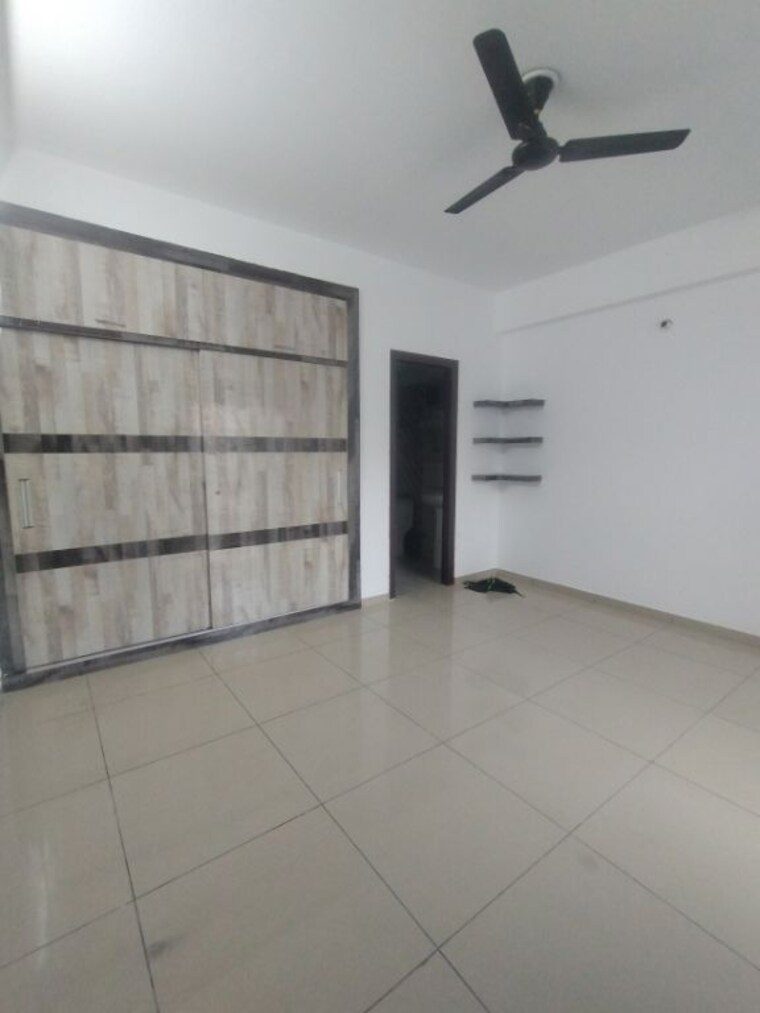 Room, gulshan-bellina 3 Bedroom 791 Sq.Ft. Apartment In Sector 16 Greater Noida Greater Noida 9968286