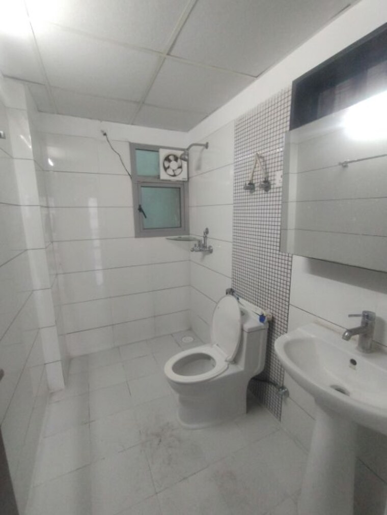 Bathroom, gulshan-bellina 3 Bedroom 791 Sq.Ft. Apartment In Sector 16 Greater Noida Greater Noida 9968286