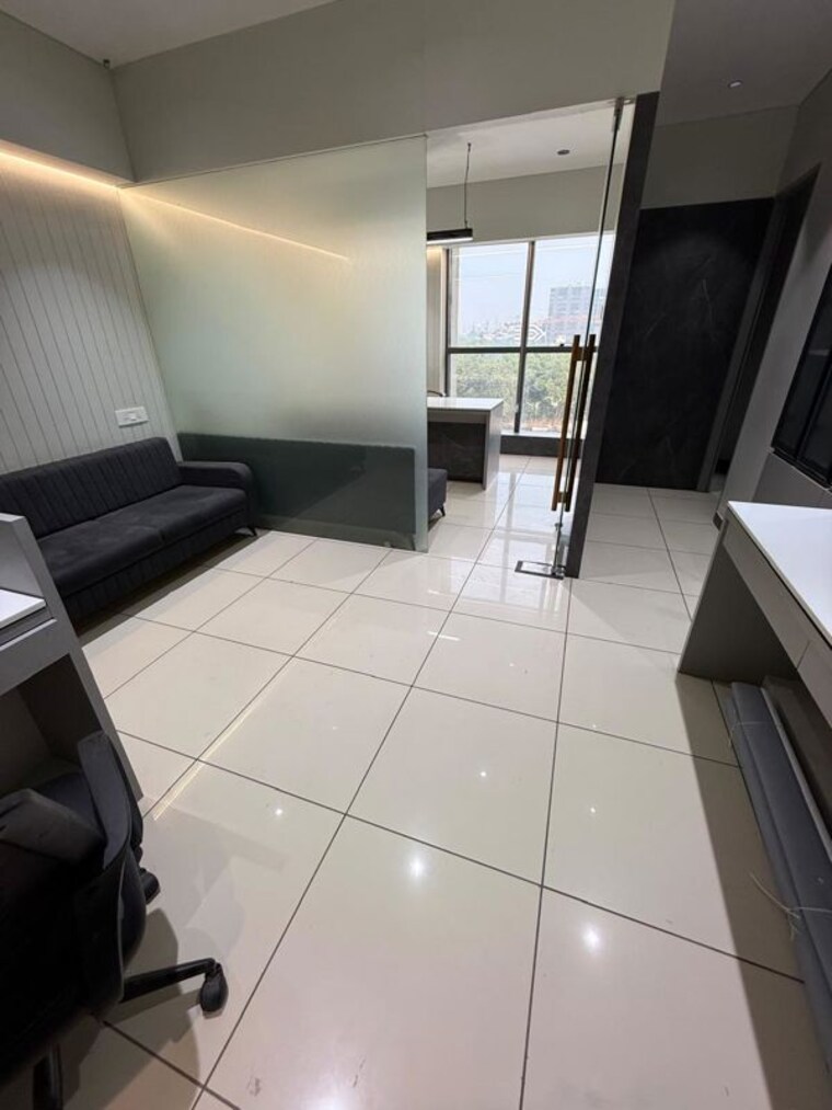 Team Area, bodakdev Commercial Office Space 605 Sq.Ft. In Bodakdev Ahmedabad 9978116