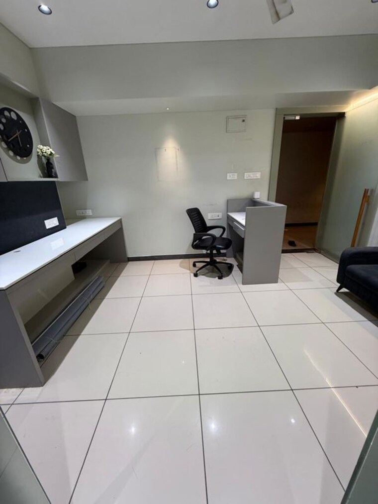 Team Area, bodakdev Commercial Office Space 605 Sq.Ft. In Bodakdev Ahmedabad 9978177