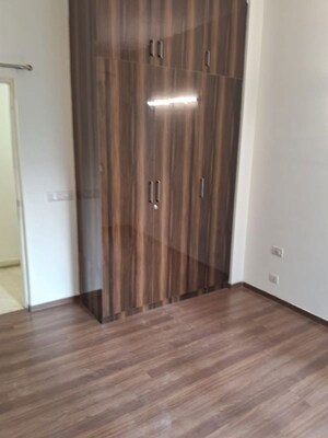 Room in 4 BHK Apartment at BPTP Park Prime, Sector 66 – for Rent