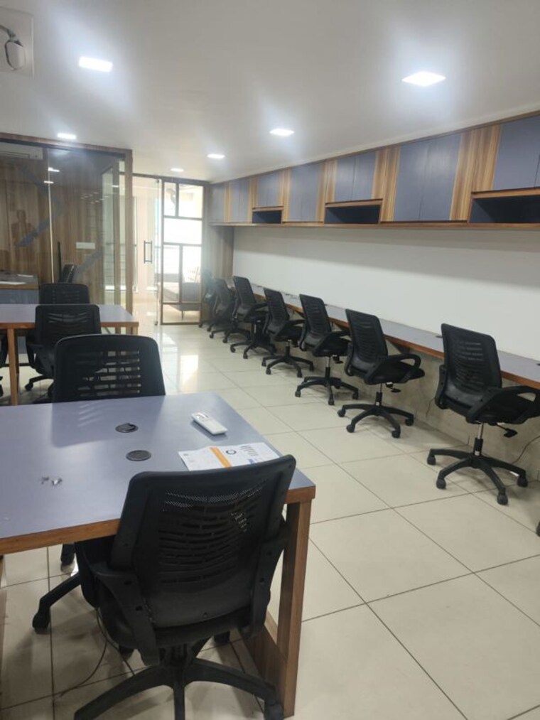 Team Area, zion-z-one Commercial Office Space 1383 Sq.Ft. In Bodakdev Ahmedabad 9978290