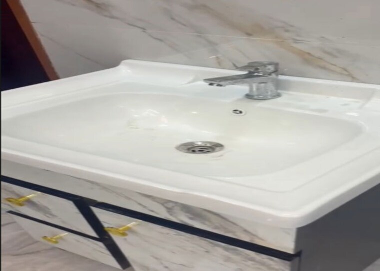 Room, indira park 3 Bedroom 720 Sq.Ft. Apartment In Indira Park Delhi 9978313