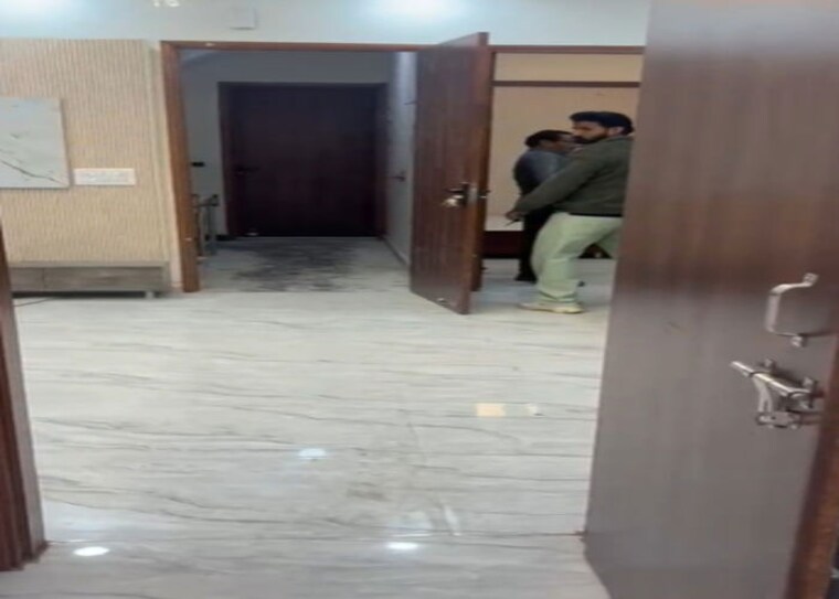 Room, indira park 3 Bedroom 720 Sq.Ft. Apartment In Indira Park Delhi 9978313