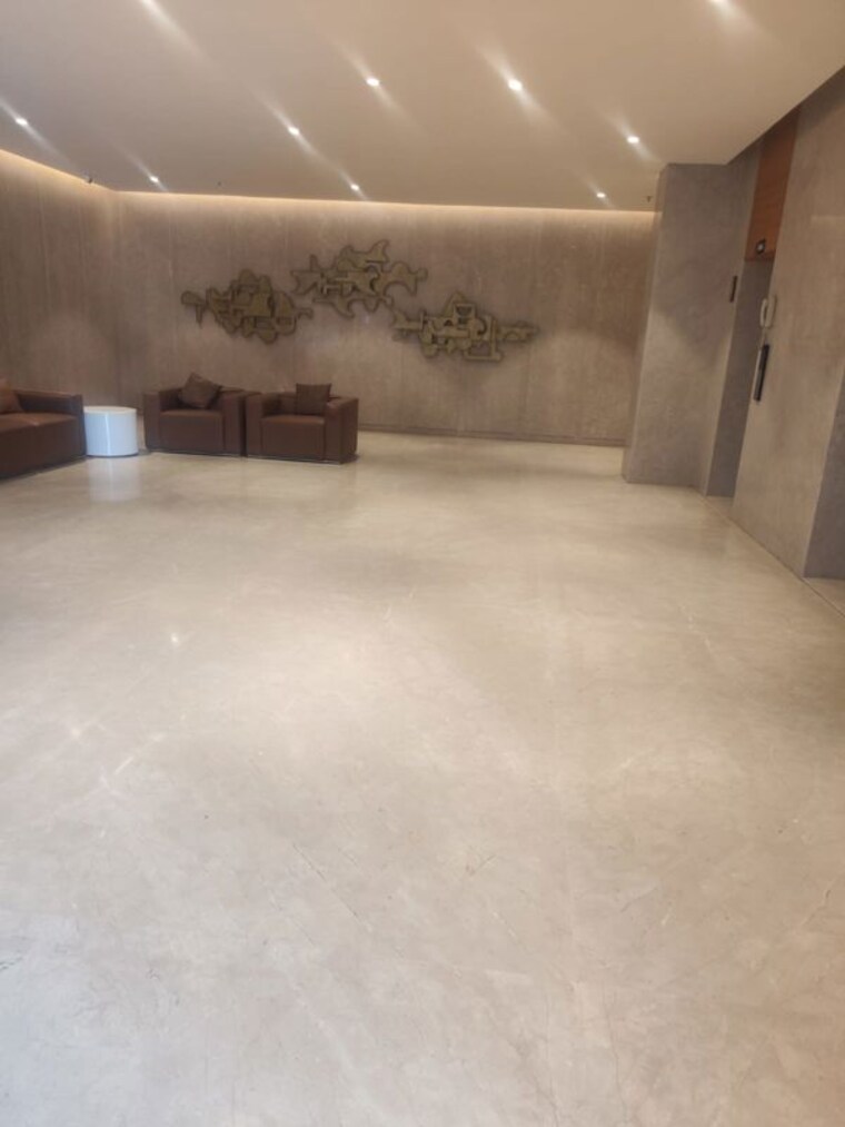 Room, zion-z-one Commercial Office Space 1383 Sq.Ft. In Bodakdev Ahmedabad 9978344