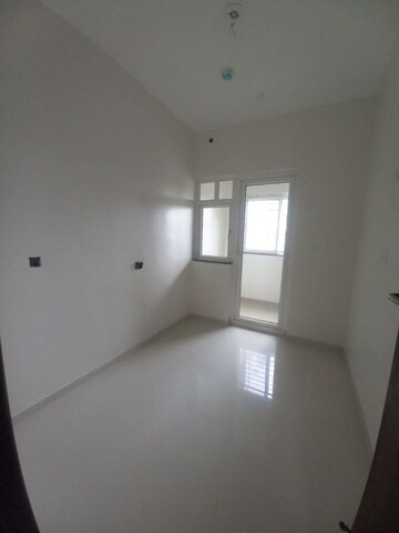 Room in 2 BHK Apartment at Ganga Legend, Bavdhan – for Rent