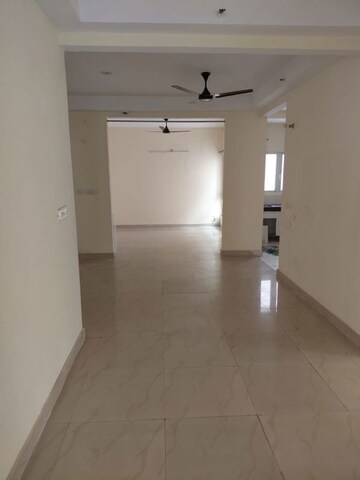 Room in 3.5 BHK Apartment at Siddharth Vihar – for Rent
