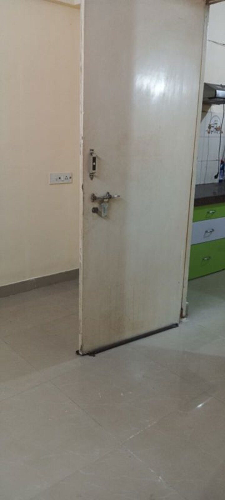 Room, gandharv-darshan 1 Bedroom 525 Sq.Ft. Apartment In Lower Parel Mumbai 9978470