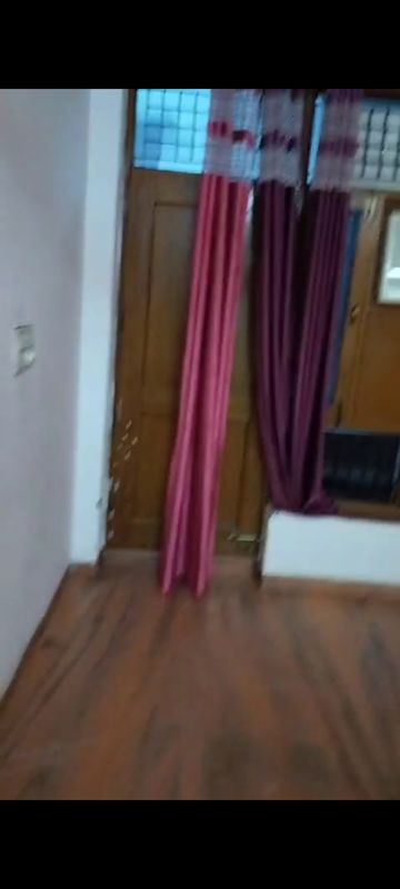 1 BHK + Extra Room Independent House For Rent in RWA Apartments Sector 20