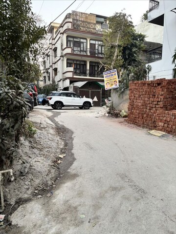 3 BHK Builder Floor – Nearby View at Garhi - for Sale