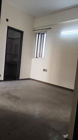 Room in 2 BHK Apartment at Amrapali Heartbeat City, Sector 107 – for Sale