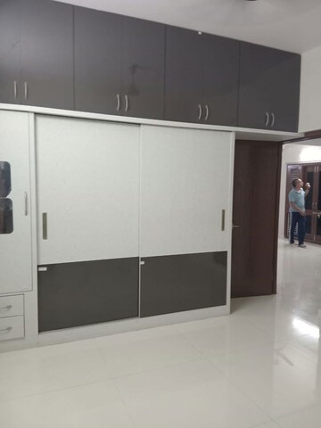 Furnished Amenities in 3 BHK Builder Floor at Alkapuri – for Rent