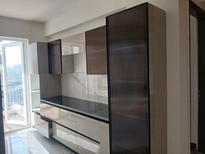 Room in 4 BHK Builder Floor at Sector 9 – for Rent