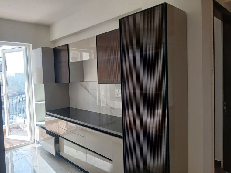 Room, sector 9 4 Bedroom 250 Sq.Yd. Builder Floor In Sector 9 Hisar 9681621