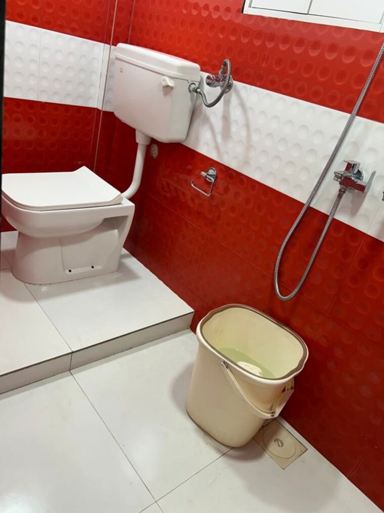 Bathroom, shree-chitrakut-chs 1 Bedroom 340 Sq.Ft. Apartment In Dahisar East Mumbai 9978790