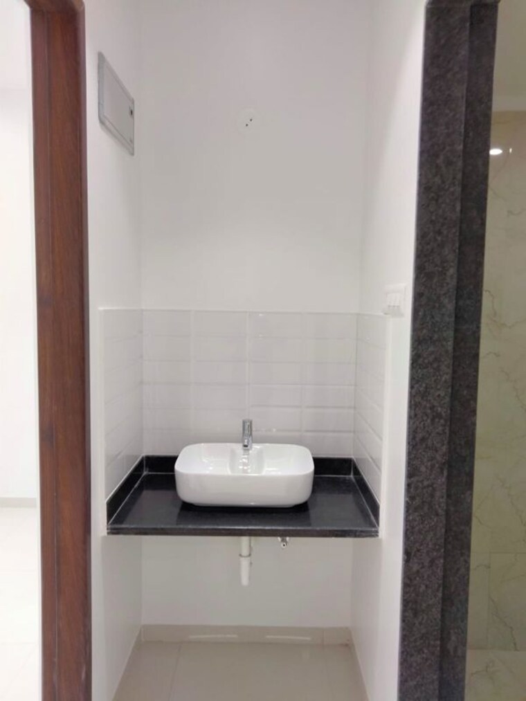 Bathroom, gemini-grand-bay 2 Bedroom 800 Sq.Ft. Apartment In Manjari Pune 9978783