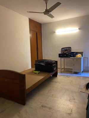 Living Room in 2 BHK Apartment at Kailash Colony – for Rent