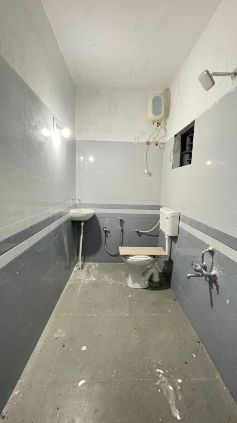 Master Bedroom, satellite 1 RK 700 Sq.Ft. Apartment In Satellite Ahmedabad 9978843