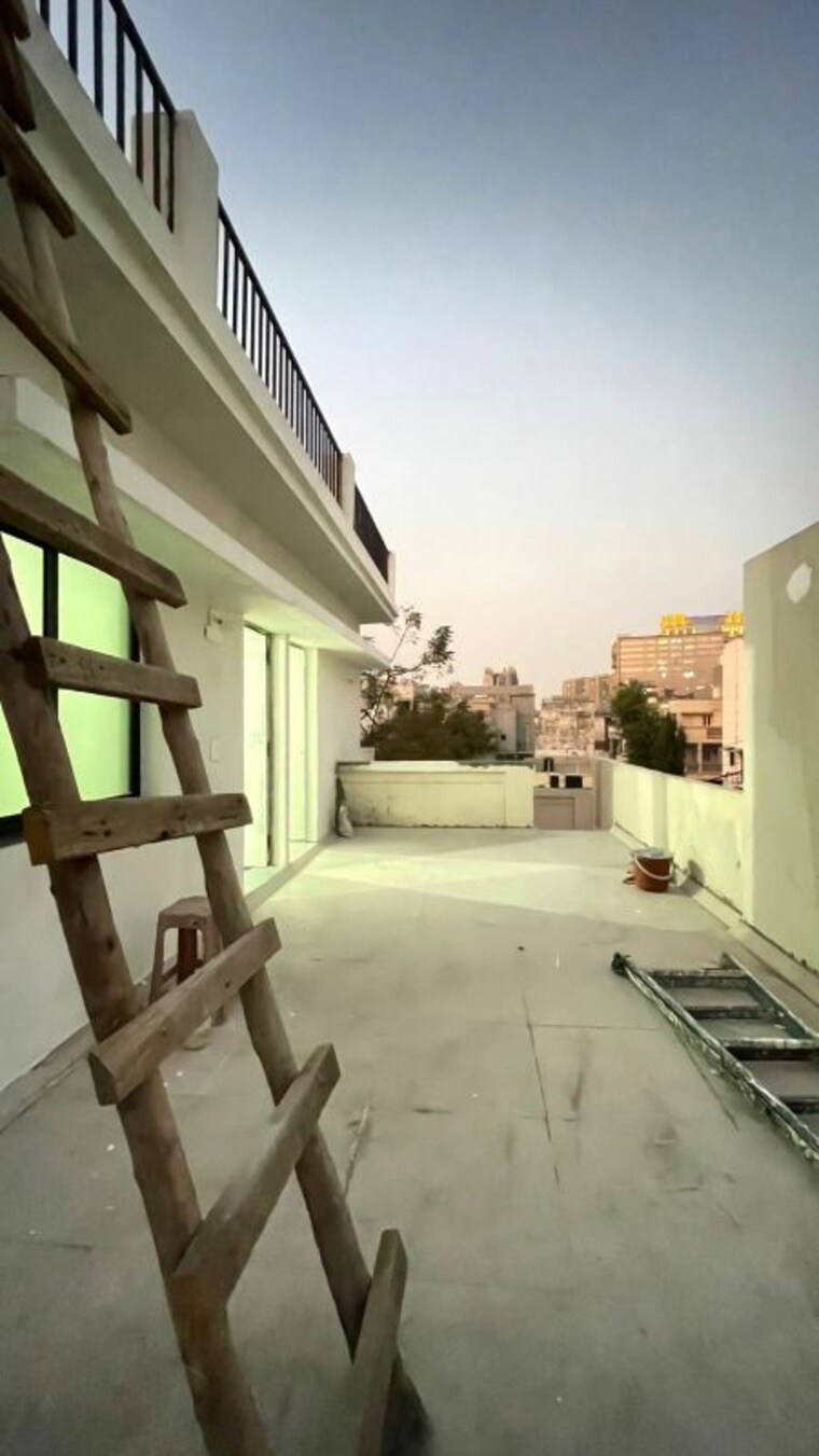 Balcony, satellite 1 RK 700 Sq.Ft. Apartment In Satellite Ahmedabad 9978843