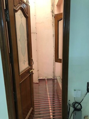 Building Lobby in 5 BHK Builder Floor at Sector 61 – for Rent