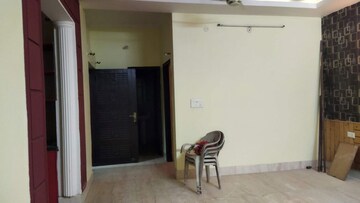 Room in 3 BHK Builder Floor at Niranjanpur – for Rent