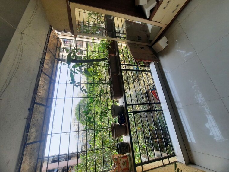 Balcony, rosa-classique 1 Bedroom 433 Sq.Ft. Apartment In Kasarvadavali Thane 9978880