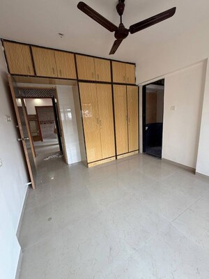 Room in 2 BHK Apartment at Andheri West – for Rent