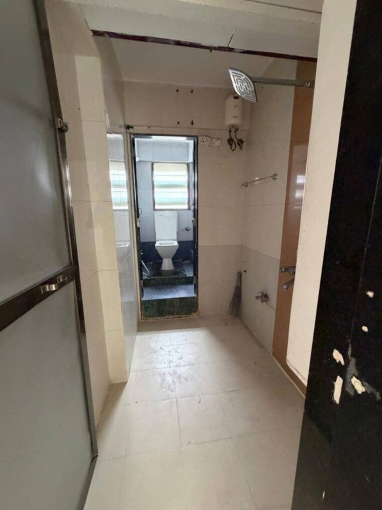 Bathroom, andheri west 2 Bedroom 735 Sq.Ft. Apartment In Andheri West Mumbai 9978889