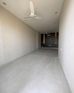 Room in 3 BHK Apartment at CS Roseate 63, Sector 63a – for Rent