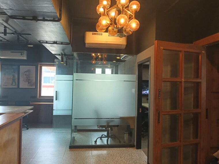 Team Area, andheri west Commercial Office Space 2000 Sq.Ft. In Andheri West Mumbai 9978938