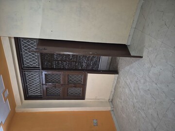 Furnished Amenities in 2.5 BHK Builder Floor at Mayur Vihar – for Sale