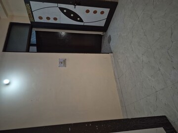 Furnished Amenities in 2.5 BHK Builder Floor at Mayur Vihar – for Sale