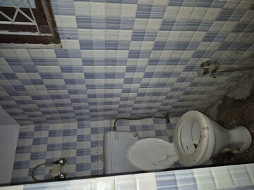 Bathroom in 2.5 BHK Builder Floor at Mayur Vihar – for Sale