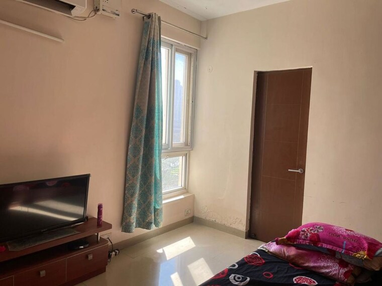 Living Room, emaar-emerald-estate 3 Bedroom 1395 Sq.Ft. Apartment In Sector 65 Gurgaon 9978973