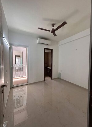 Building Lobby in 3 BHK Builder Floor at Smart World Orchard, Sector 61 – for Rent