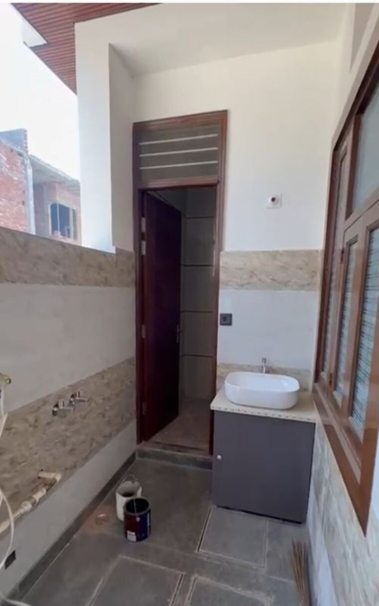 Bathroom, pallavpuram 5 Bedroom 125 Sq.Yd. Independent House In Pallavpuram Meerut 9978993