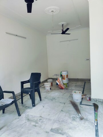 Gym in 2 BHK Builder Floor at RWA Apartments Sector 52, Sector 52 – for Rent