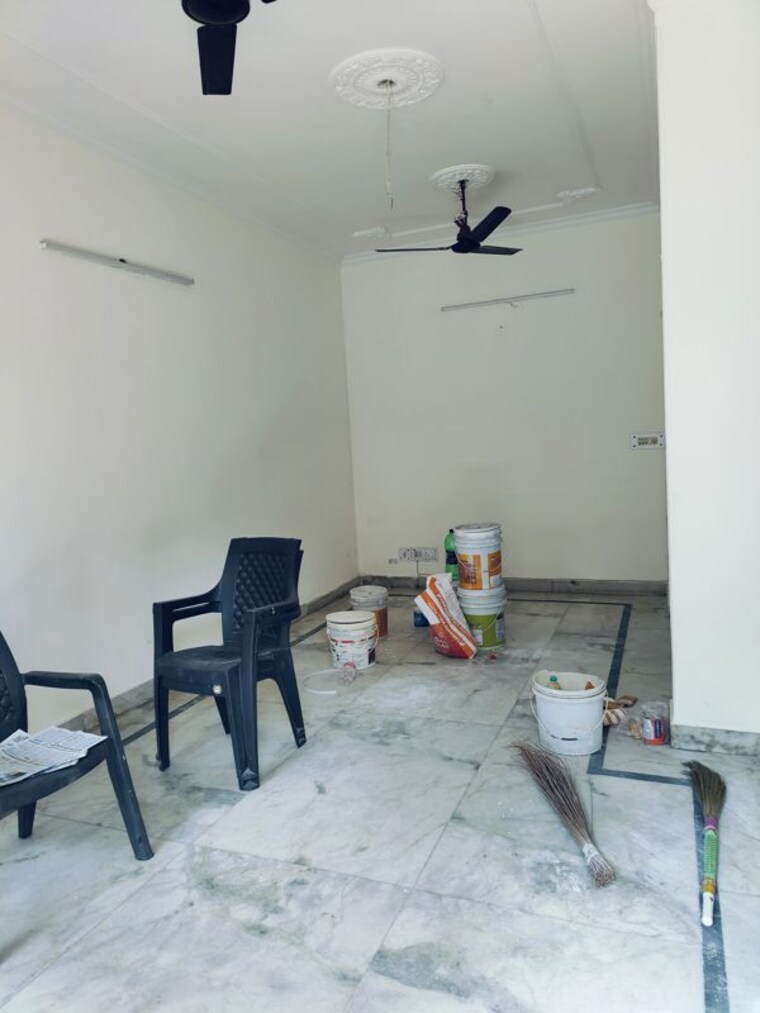 Gym, rwa-apartments-sector-52 2 Bedroom 1250 Sq.Ft. Builder Floor In Sector 52 Noida 9978998