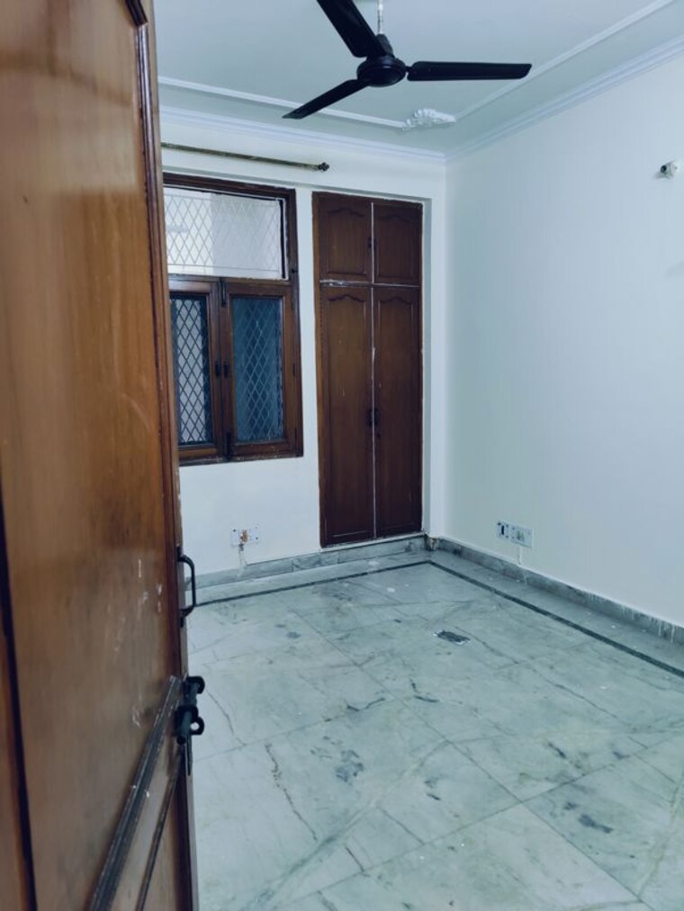 Room, rwa-apartments-sector-52 2 Bedroom 1250 Sq.Ft. Builder Floor In Sector 52 Noida 9978998