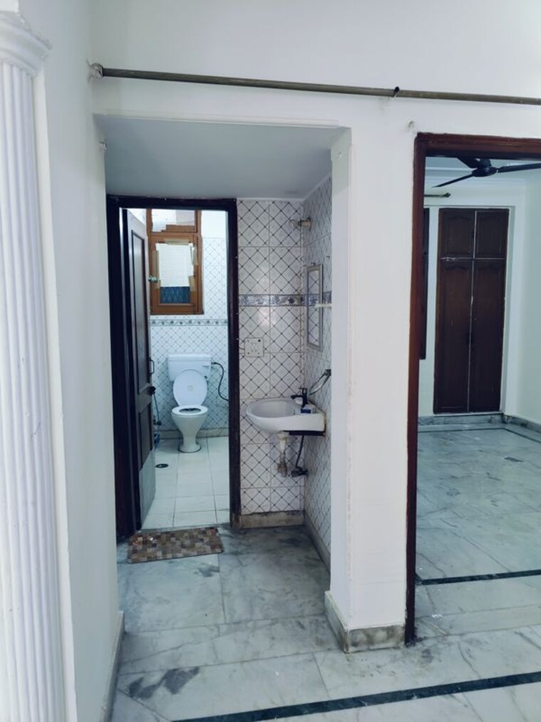 undefined, rwa-apartments-sector-52 2 Bedroom 1250 Sq.Ft. Builder Floor In Sector 52 Noida 9978998