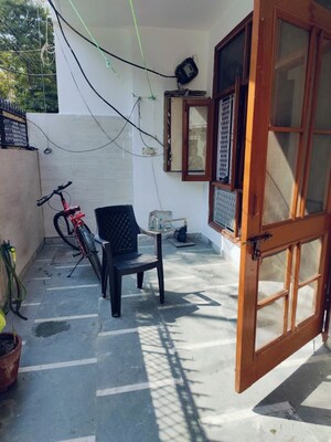 Staircase in 2 BHK Builder Floor at RWA Apartments Sector 52, Sector 52 – for Rent