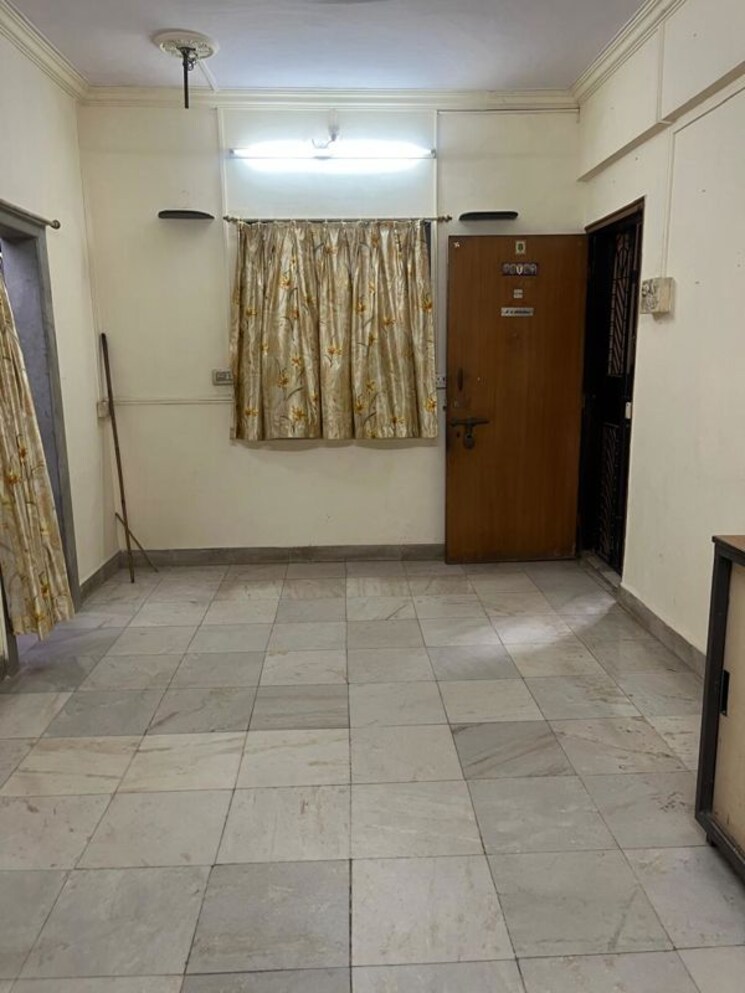 Room, phoenix-marketcity 1 Bedroom 500 Sq.Ft. Apartment In Kurla West Mumbai 9979005