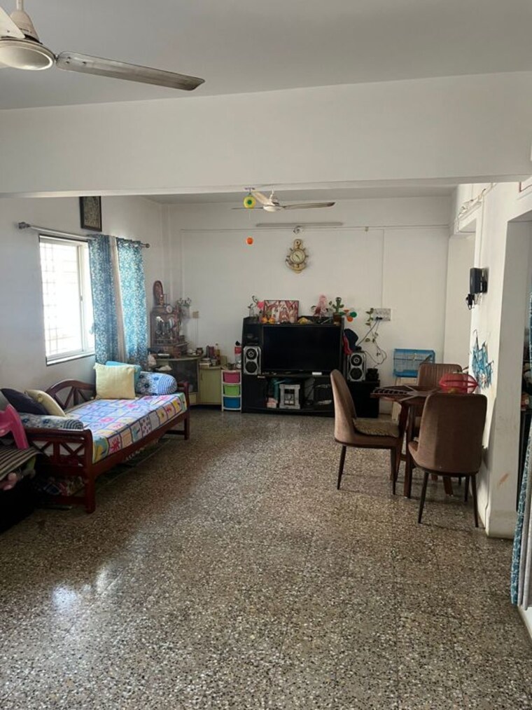  Parking, sakal-nagar-chs 2 Bedroom 900 Sq.Ft. Apartment In Aundh Pune 9979025