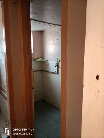 Bathroom in 1 BHK Apartment at Karve Nagar – for Rent