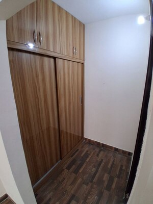 Room in 4 BHK Apartment at Mahagun Mirabella, Sector 79 – for Rent