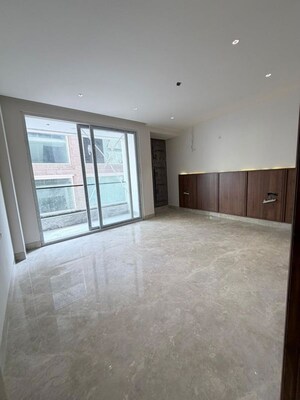 Room in 3.5 BHK Apartment at DDA EWS Houses, Manglapuri – for Sale