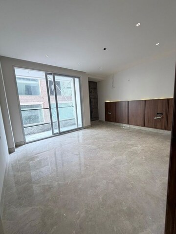 Room in 3.5 BHK Apartment at DDA EWS Houses, Manglapuri – for Sale