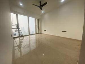 Room in 3 BHK Apartment at Lodha The Park, Worli – for Rent