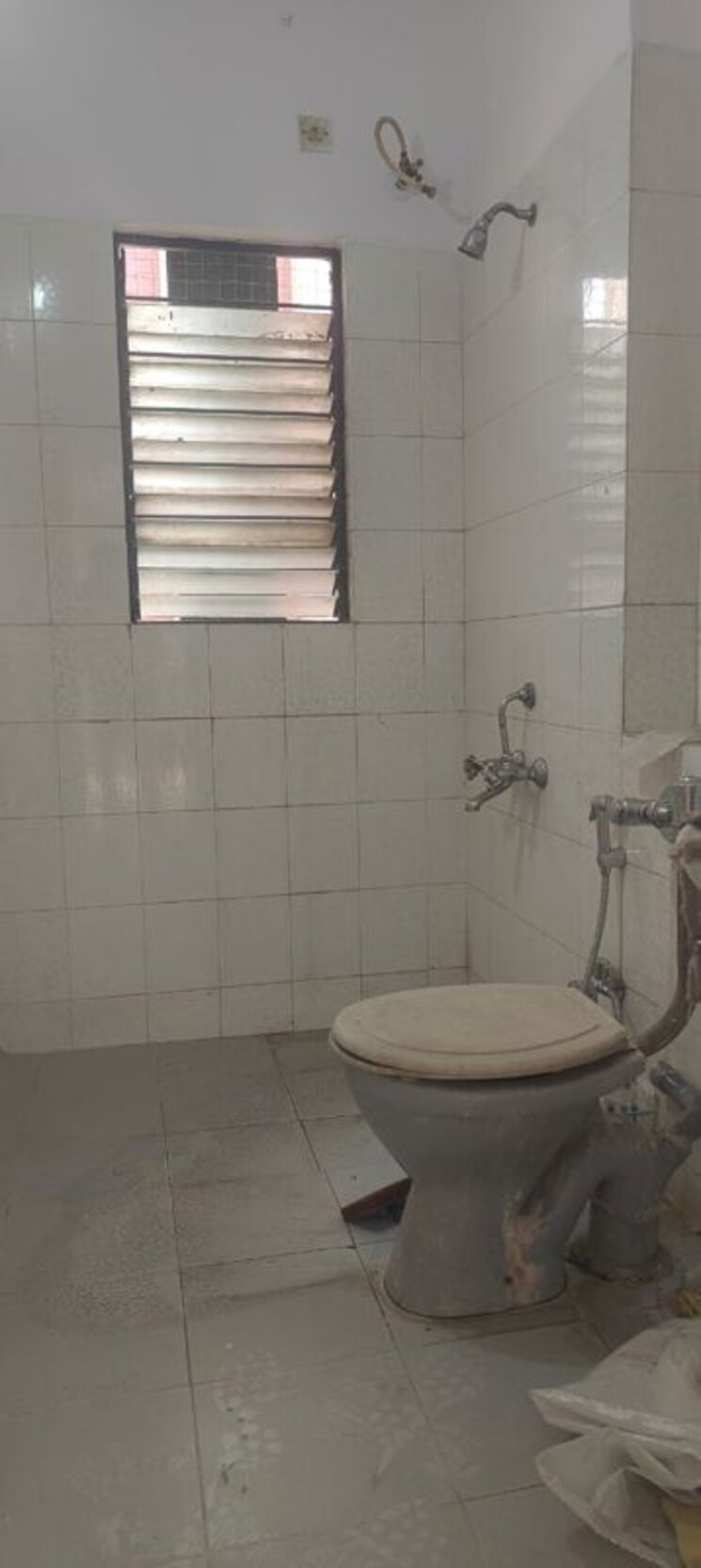 Bathroom, shree-tirupati-maple-tower 3 Bedroom 1353 Sq.Ft. Apartment In Kondhwa Pune 9979060