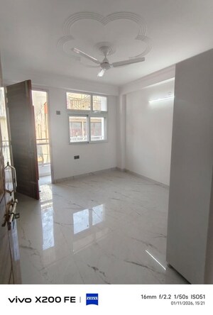 Room in 2 BHK Builder Floor at Saket – for Rent